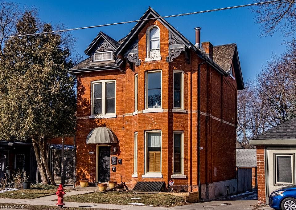 1st image of 270 Queen St S