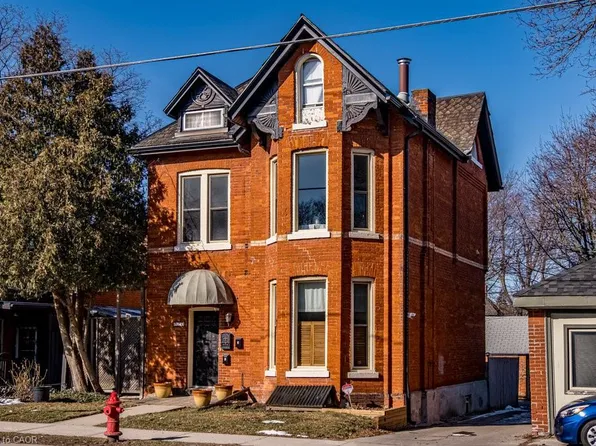 270 Queen St S, Hamilton, ON L8P 3T3
