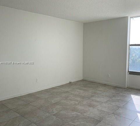 4th image of 2000 NE 135th St APT 508