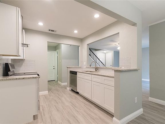 2nd image of 2861 Ursa Cir
