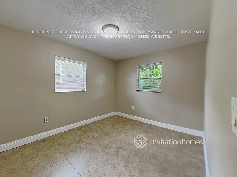 1410 N 70th Ter — Photo 11