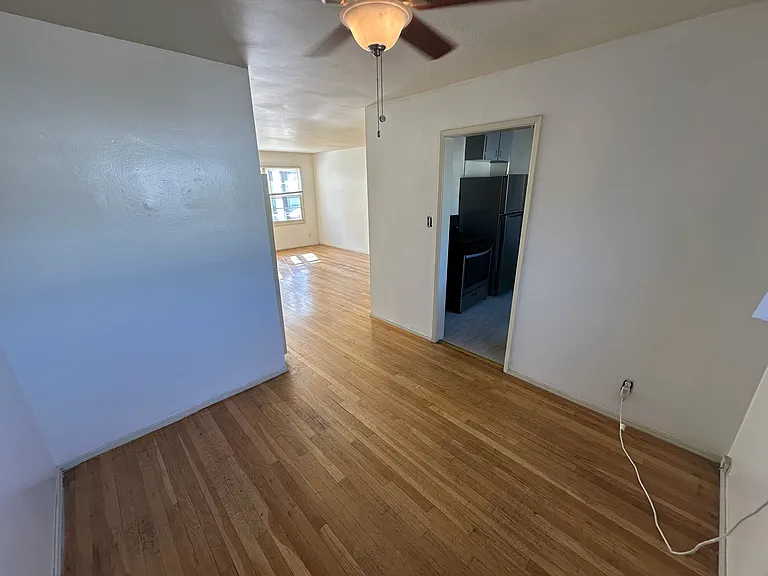 Silverlake Garden Apartments — Photo 57