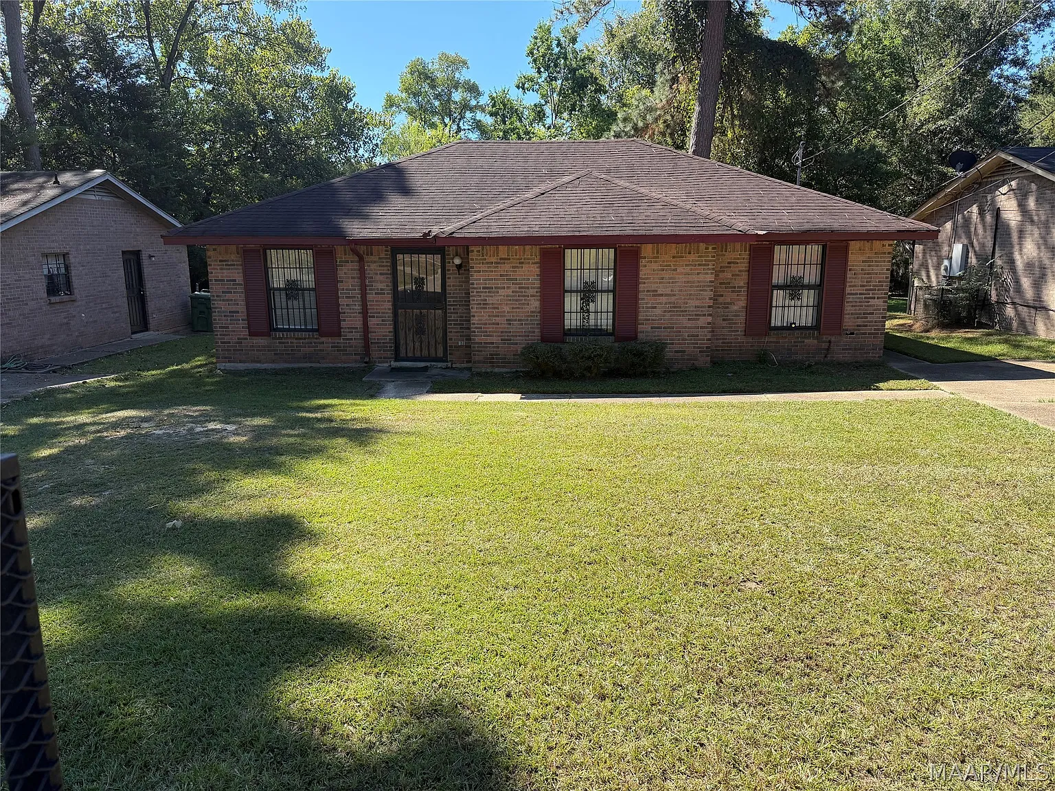3 bed, 2.0 bath, 1108 sqft, $1,050 — Photo 1