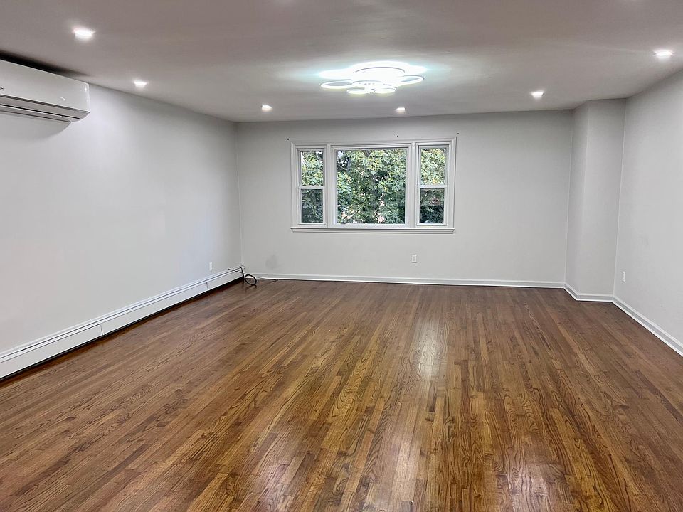 1st image of 33 Lindsey St Floor 2
