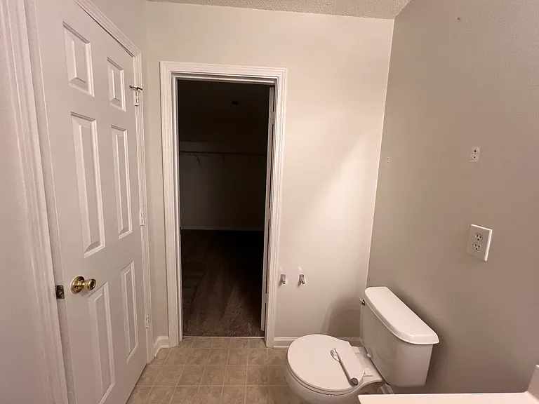 2304 Harwood Hills Ln — Photo 20