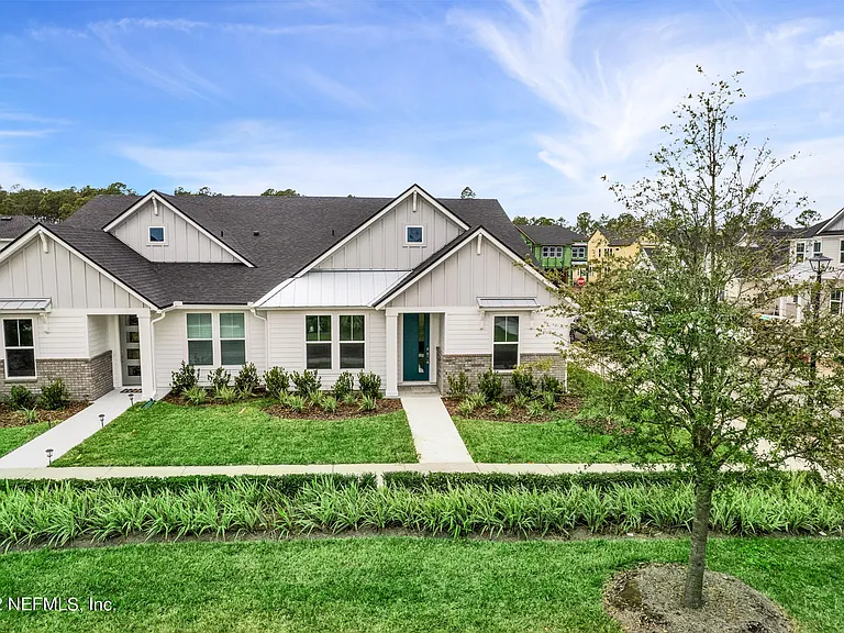 22 Upton Ln — Photo 1