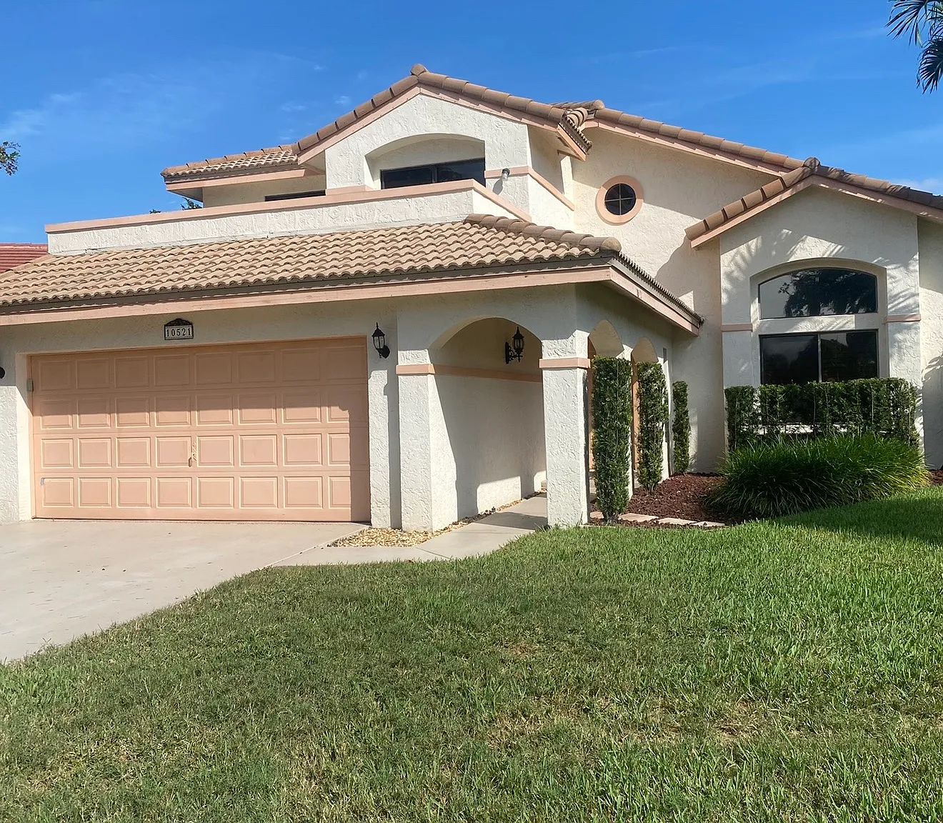 4 bed, 2538 sqft, $5,295 — Photo 1