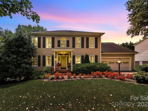 124 31st Avenue Ct NE, Hickory, NC 28601