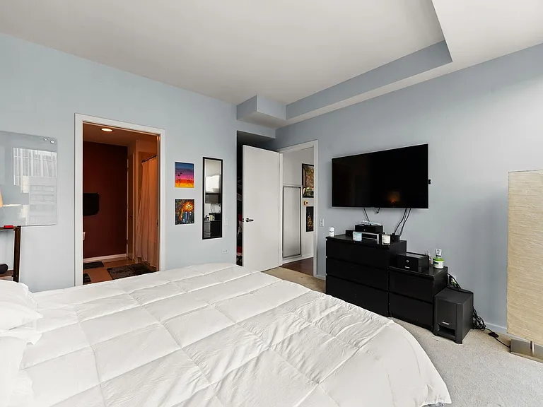 240 E Illinois St #1802 — Photo 7