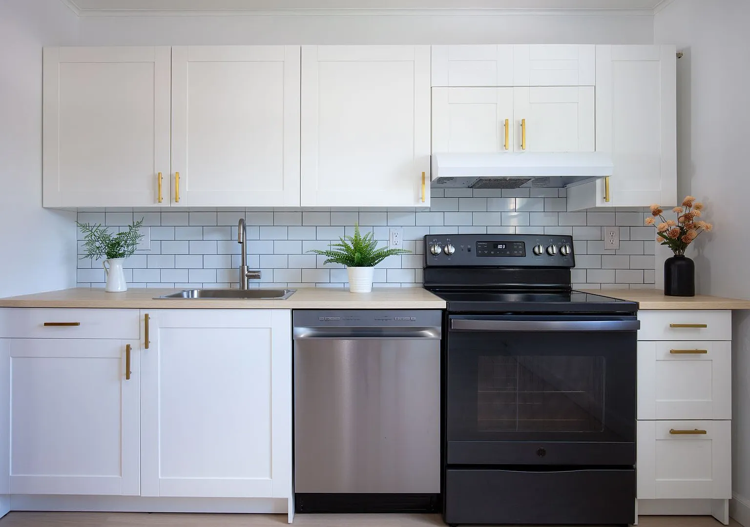 Available For Showing 3br/1.5ba — Photo 3
