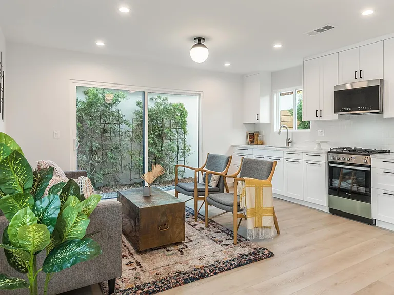 3842 Somerset Dr — Photo 3