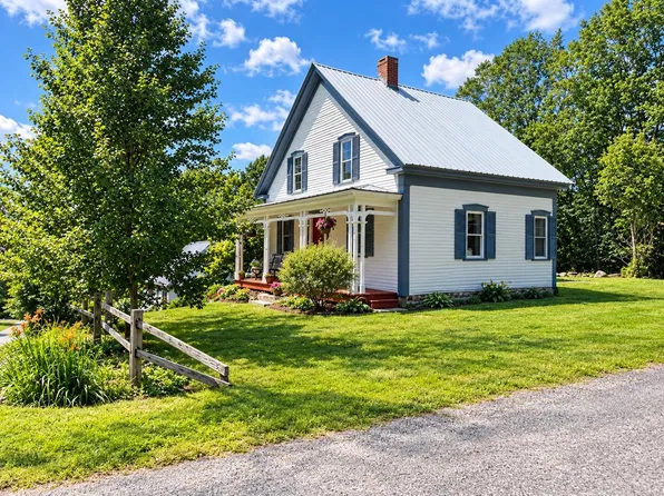 136 Village Road, Langdon, NH 03602
