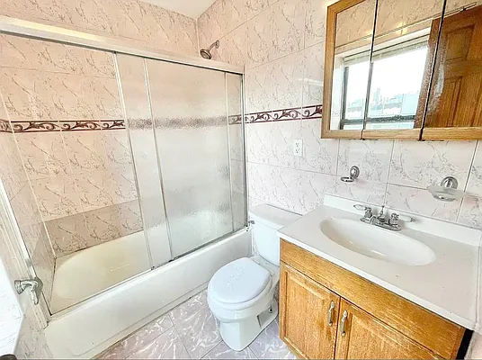 Rented by Century 21 Premier  | media 20