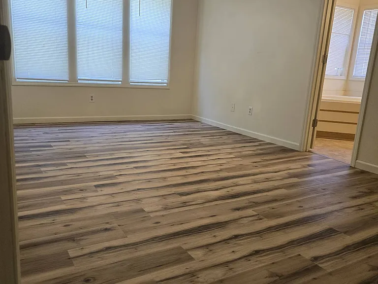 1001 Brookhollow Dr #4 — Photo 11