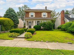 203 Travers Ave, Mamaroneck, NY 10543