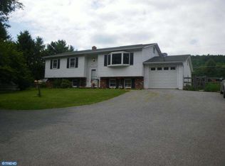 3 Ridgewood Ln, Oley, PA 19547