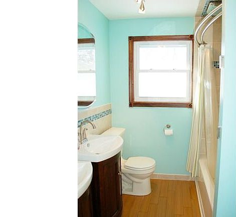 4th image of 136 Mull Ave