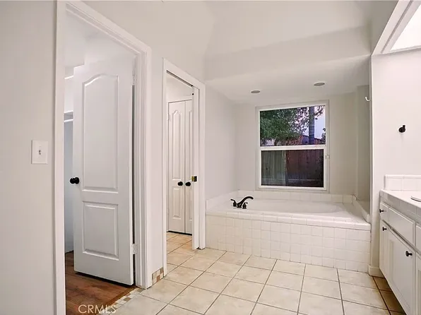 2476 Plumwood Way, Madera, CA 93637