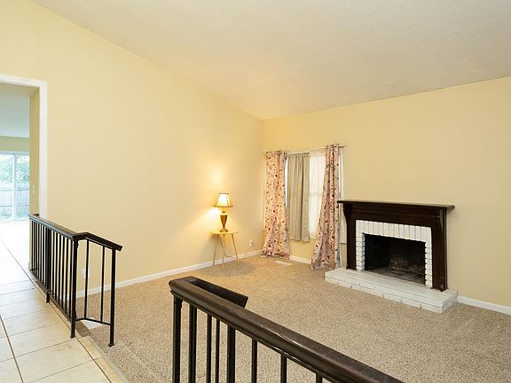 4th image of 1672 Barkwood Dr