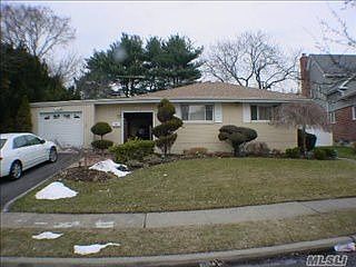 5th image of 23 Elaine Pl