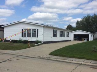 8220 75th St, Kenosha, WI 53142