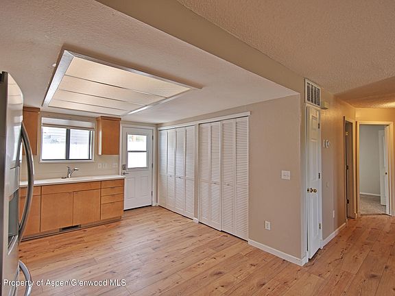 5th image of 930 Iowa Ave APT 5