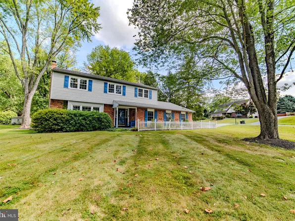 1527 Anne Dr, West Chester, PA 19380