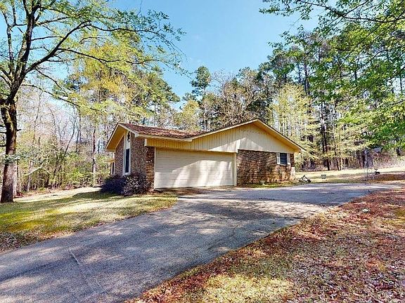 3rd image of 126 Forest Ln