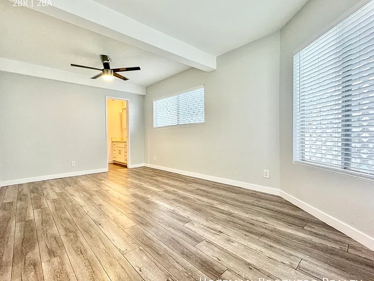415 N Oakhurst Dr #108 — Photo 8