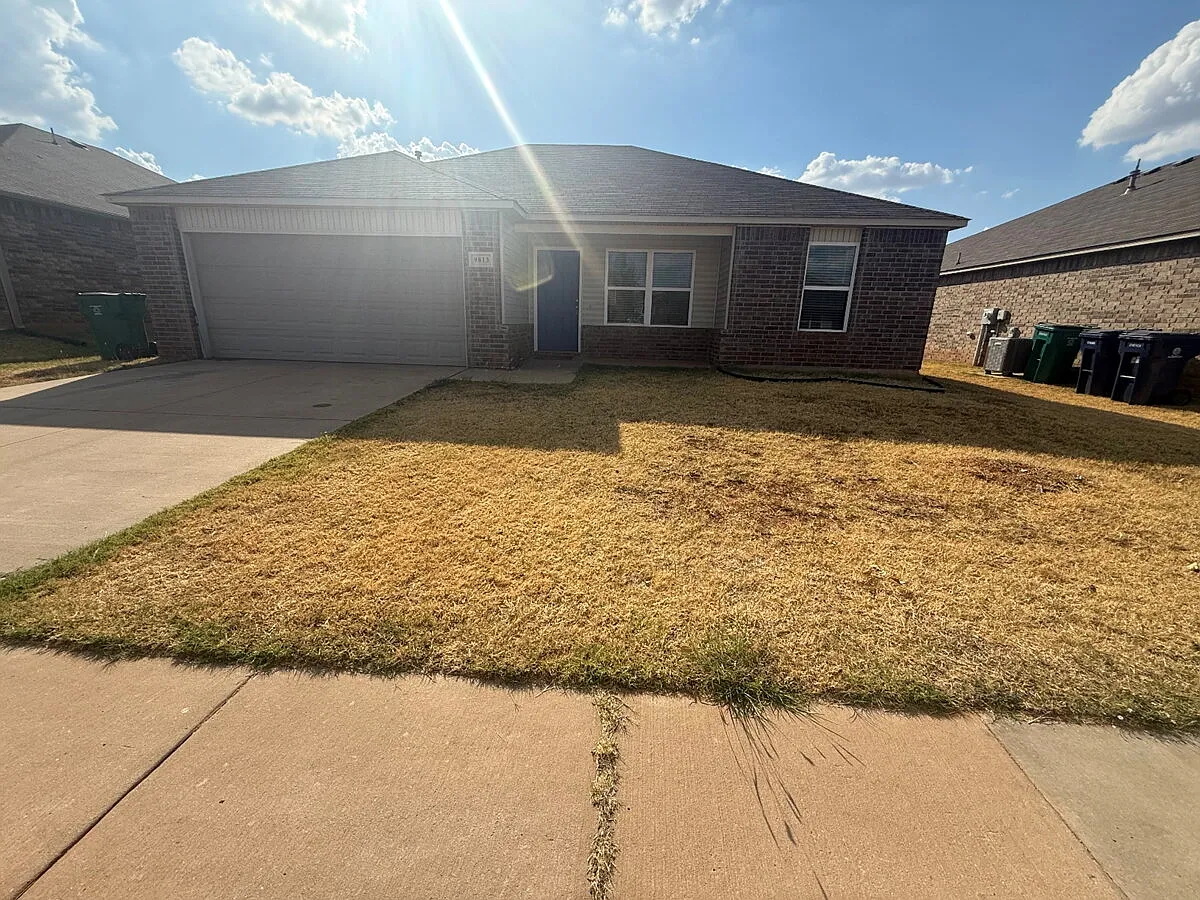 3 bed, 2.0 bath, 1206 sqft, $1,400 — Photo 1