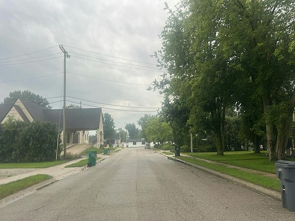 4th image of 4513 Park St