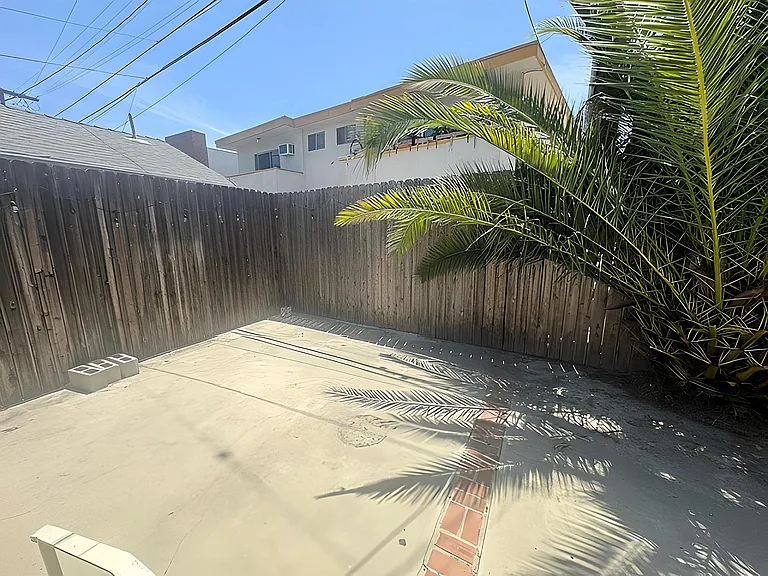 4434 1/2 Avocado St — Photo 13