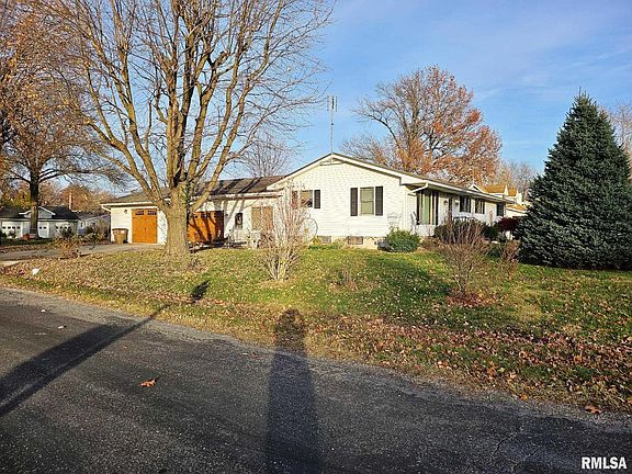 4th image of 632 Pine St