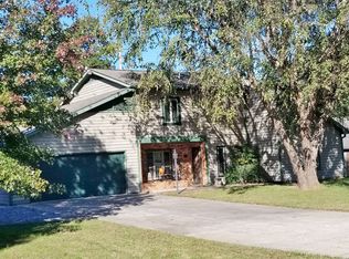 1482 Country Meadow Ln, Kernersville, NC 27284