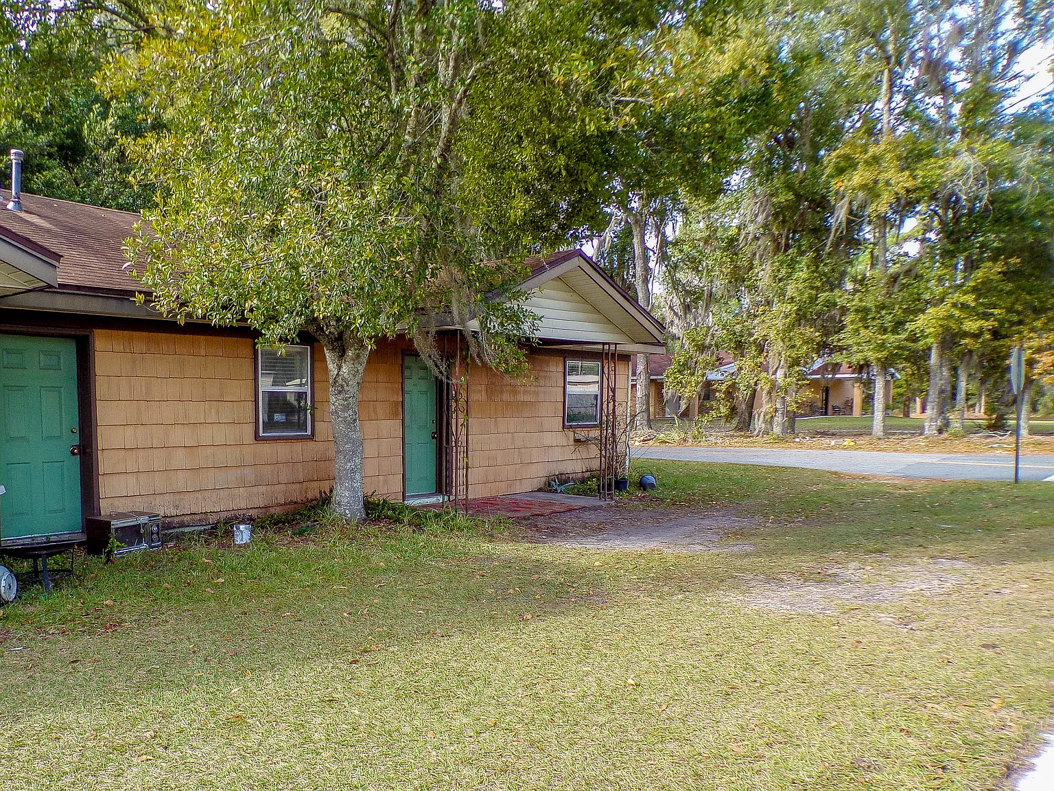 2 bed, 1.5 bath, 925 sqft, $1,000 — Photo 1
