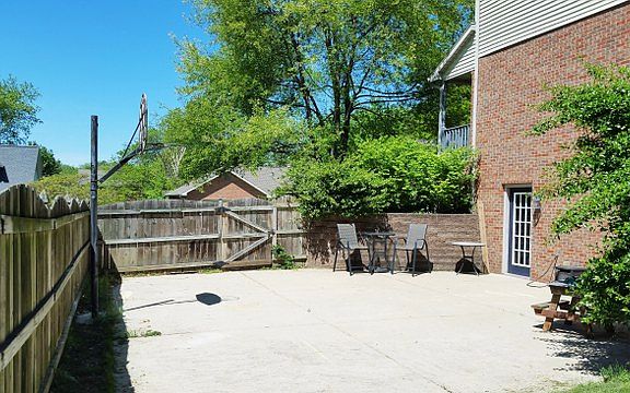 4th image of 10211 Belmont Ct