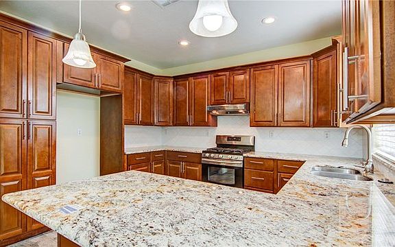 5th image of 4813 Akins Ct