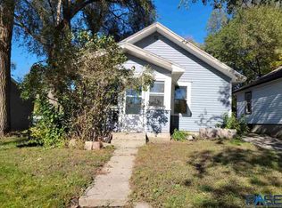 1322 E 4th St, Sioux Falls, SD 57103