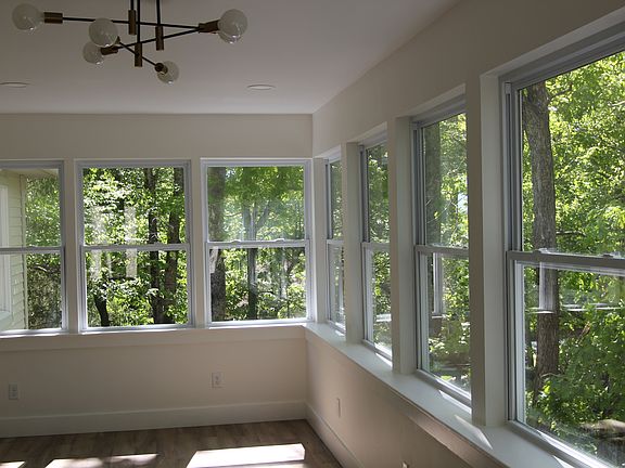 4th image of 101 Brewster Cir