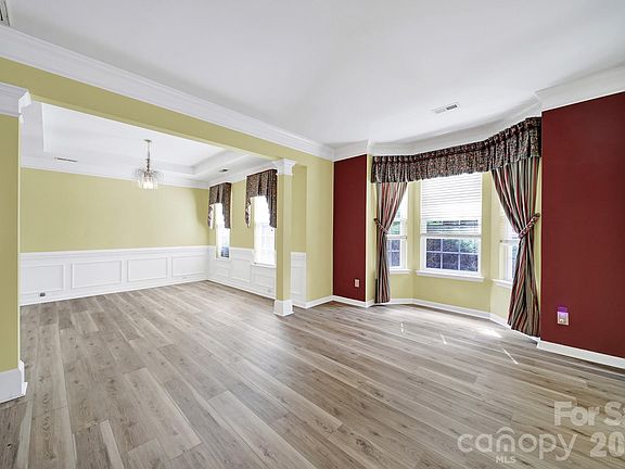 4th image of 10918 Chamberlain Hall Ct