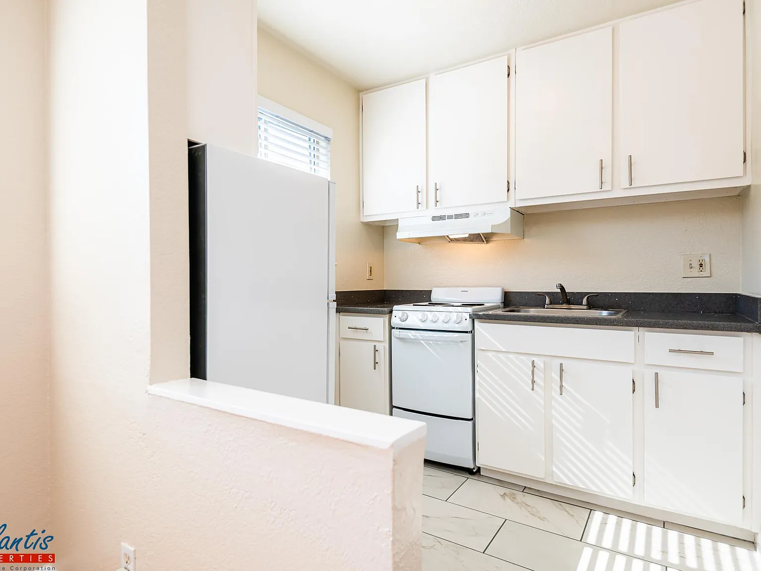 Studio, 425 sqft, $1,895 — Photo 4