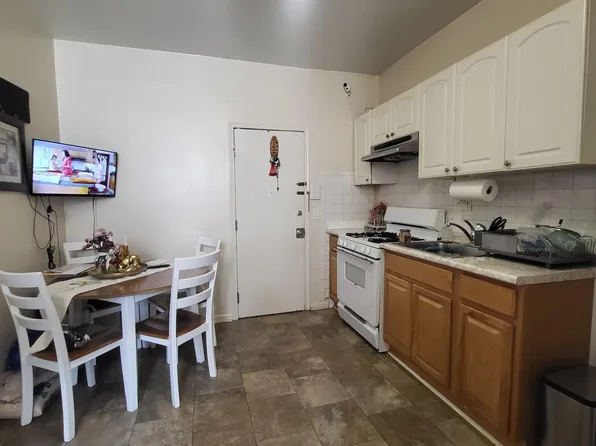 1506 Summit Avenue image 22 of 44