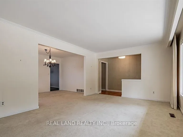 274 Timothy Ct #UPPER — Photo 9
