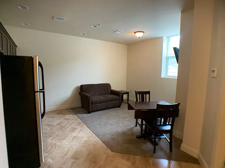 1740 Chestnut St — Photo 15