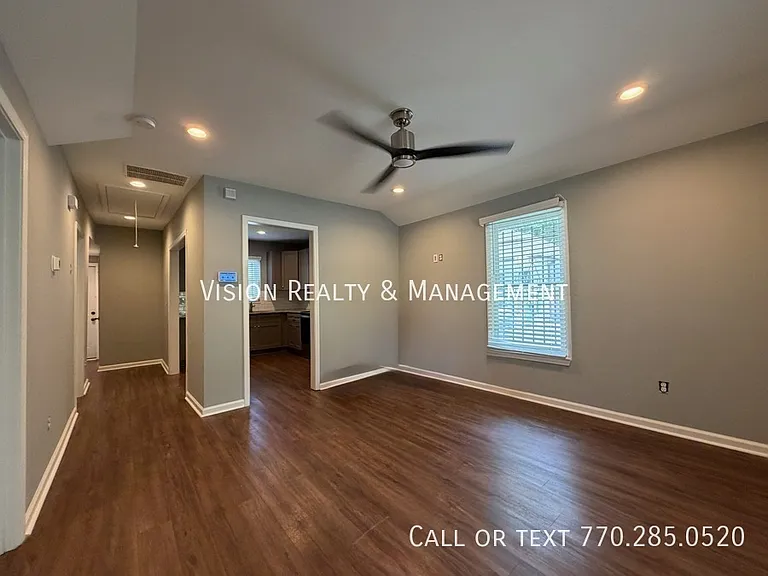 374 Paines Ave NW — Photo 4