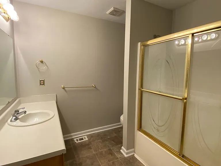 81 Eastwood Dr — Photo 9