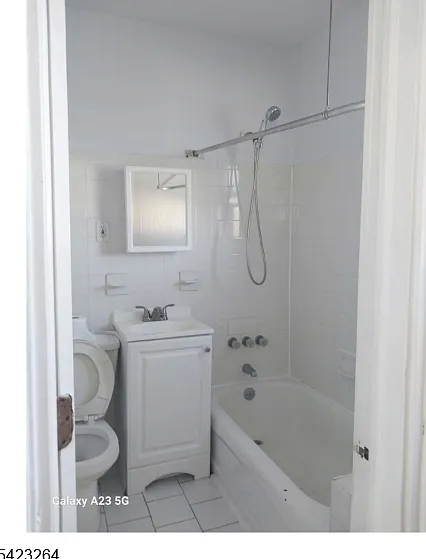 181 Keer Ave #3 — Photo 6