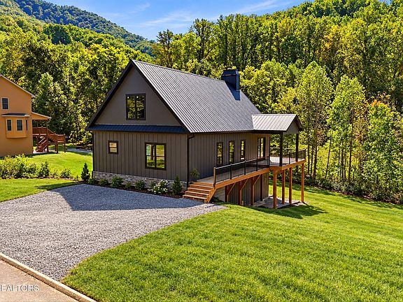 2nd image of 3158 Thomas Headrick Rd