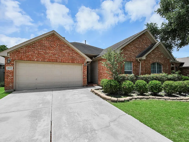 18027 Parkwille Ln — Photo 1