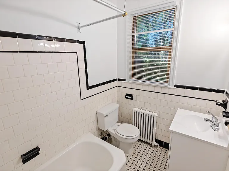 1523 28th St SE #303 — Photo 11
